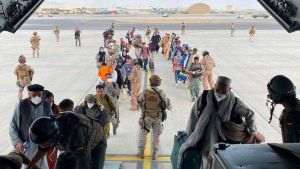Peste 100.000 de persoane evacuate din Afganistan de la 14 august